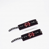 Черные кожаные наручники с красным декором и строчкой - Crazy Handmade - купить с доставкой в Батайске