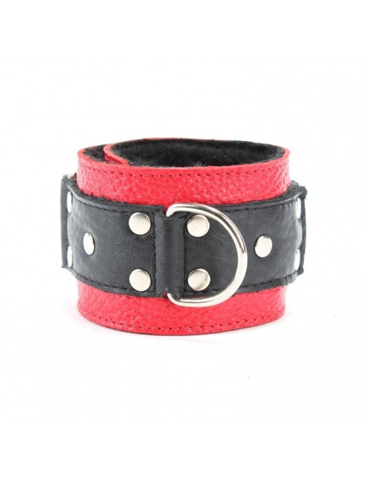 Красно-чёрные кожаные наручники с меховым подкладом - БДСМ Арсенал - купить с доставкой в Батайске